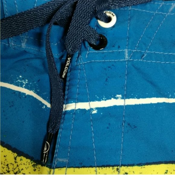 Volcom 28 board shorts - Picture 5 of 5